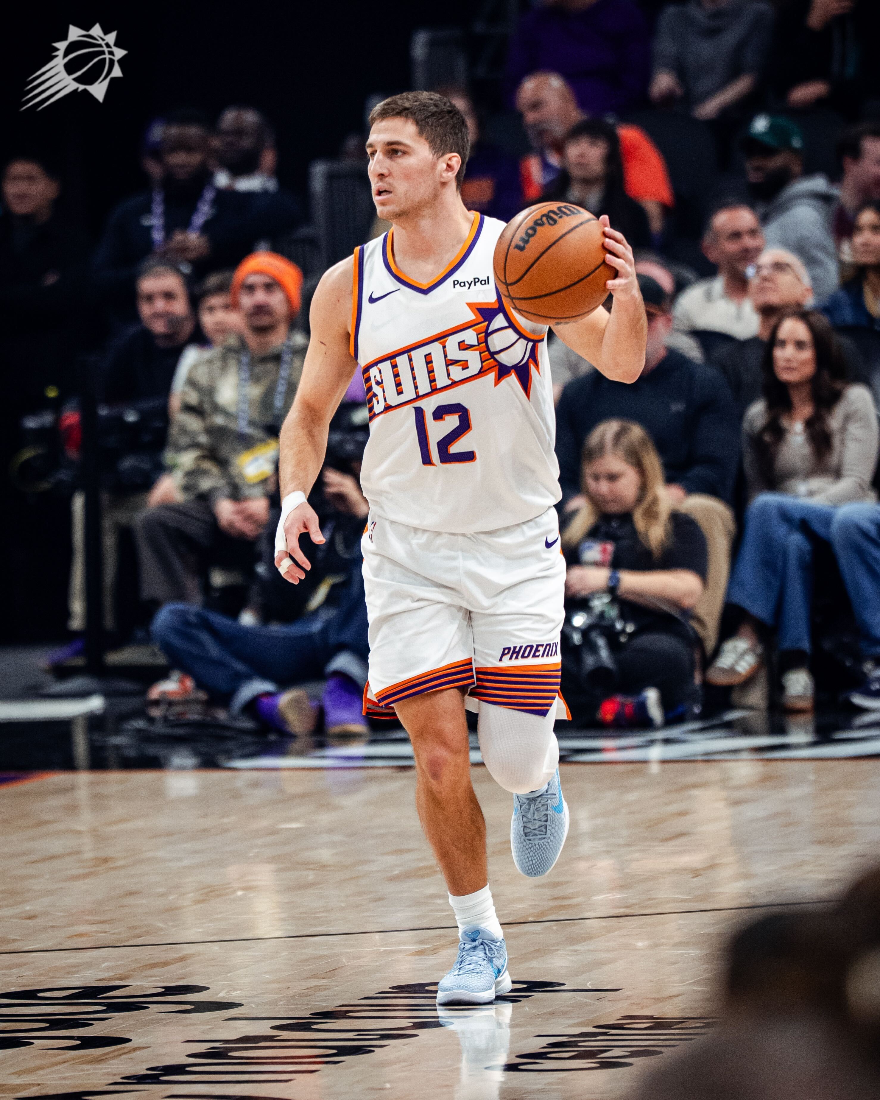 开局手感火热 🔥目前全队已有6记三分入账 🎯菲尼克斯太阳 ｜旭日东升 ｜活塞