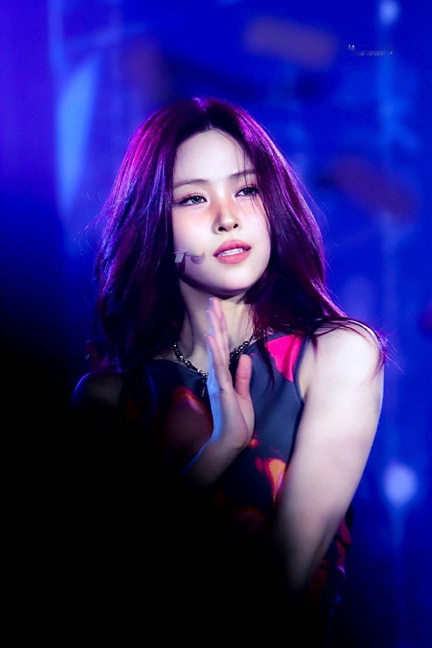 申留真出演新电影申留真【申留真】多重色彩 拼凑成独属于她的耀眼模样✨ 