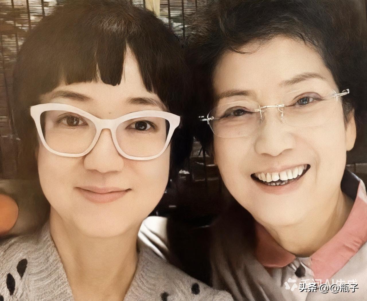 李维康夫妇有一女儿小名叫"八妹"（因出生时有八斤重而得名）。
八妹的童年几乎是在