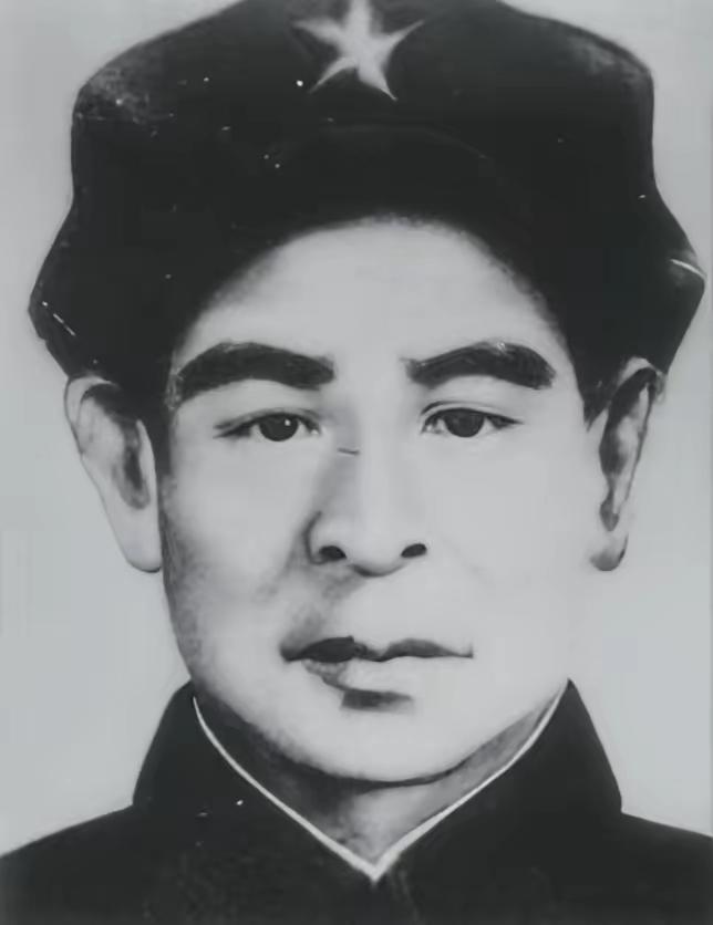 1937年，红九军军长孙玉清被俘，敌人没有识破他的身份，谁知这时，红九军一个小战