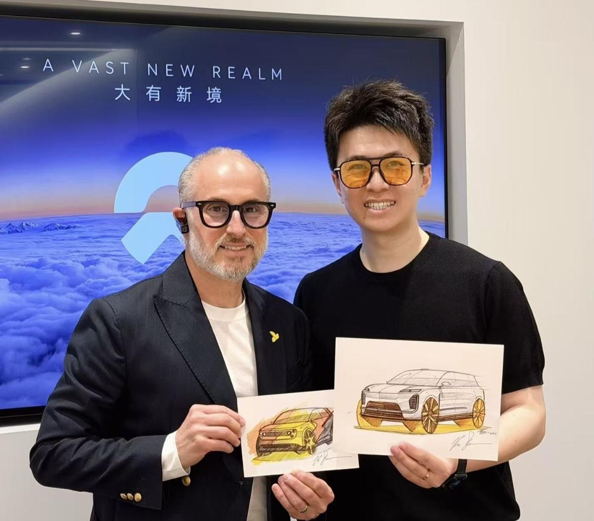 终于见到蔚来设计高级副总裁KrisTomasson，原来是一个外国人。
蔚来设计