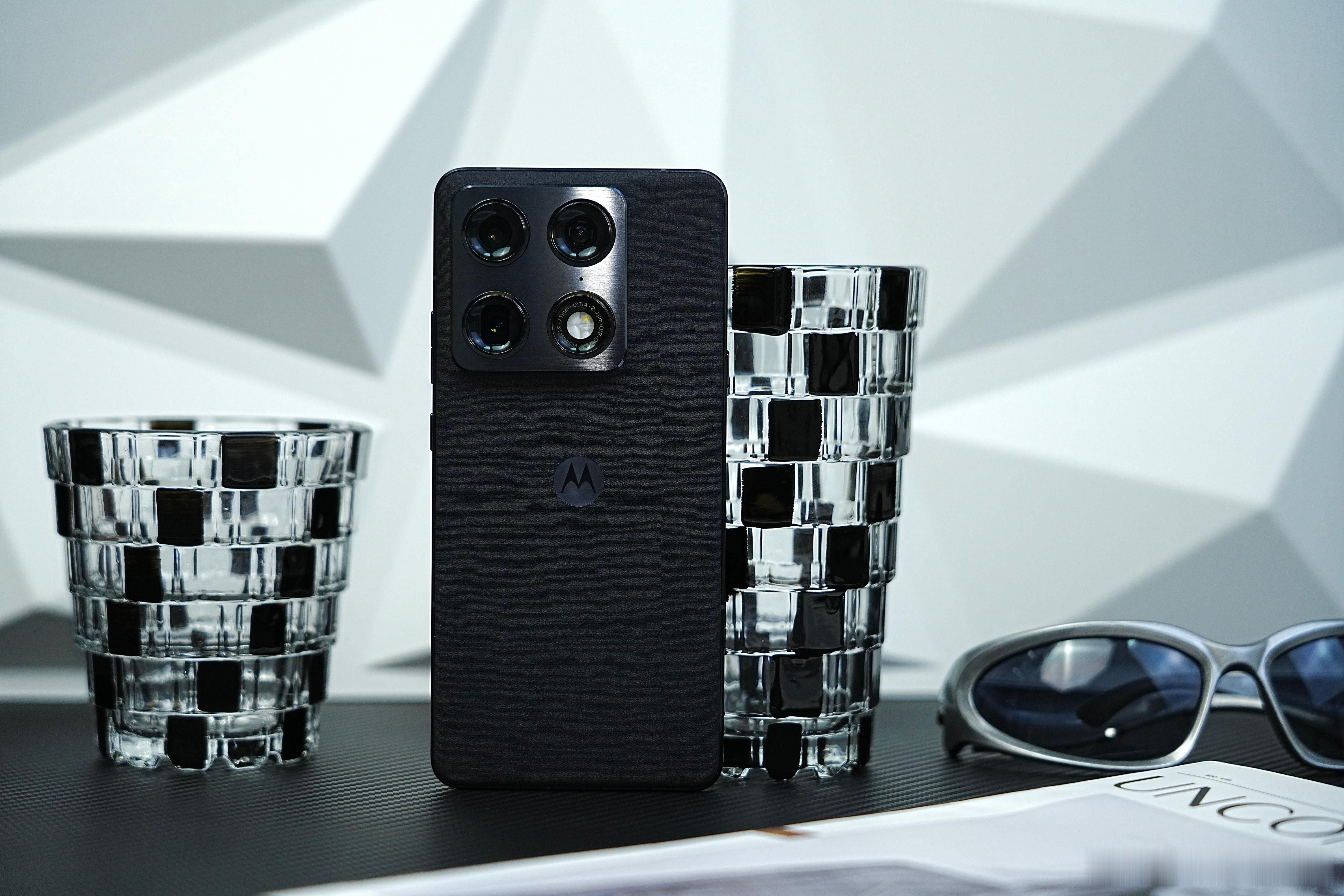 Motorola浅浅的发个自拍照吧！ 