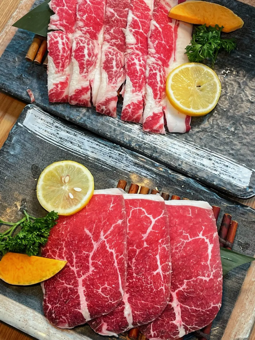 常平性价比超高的烤肉店！ 和牛、鳗鱼全都能自助， 没错， 就是那种敞开...