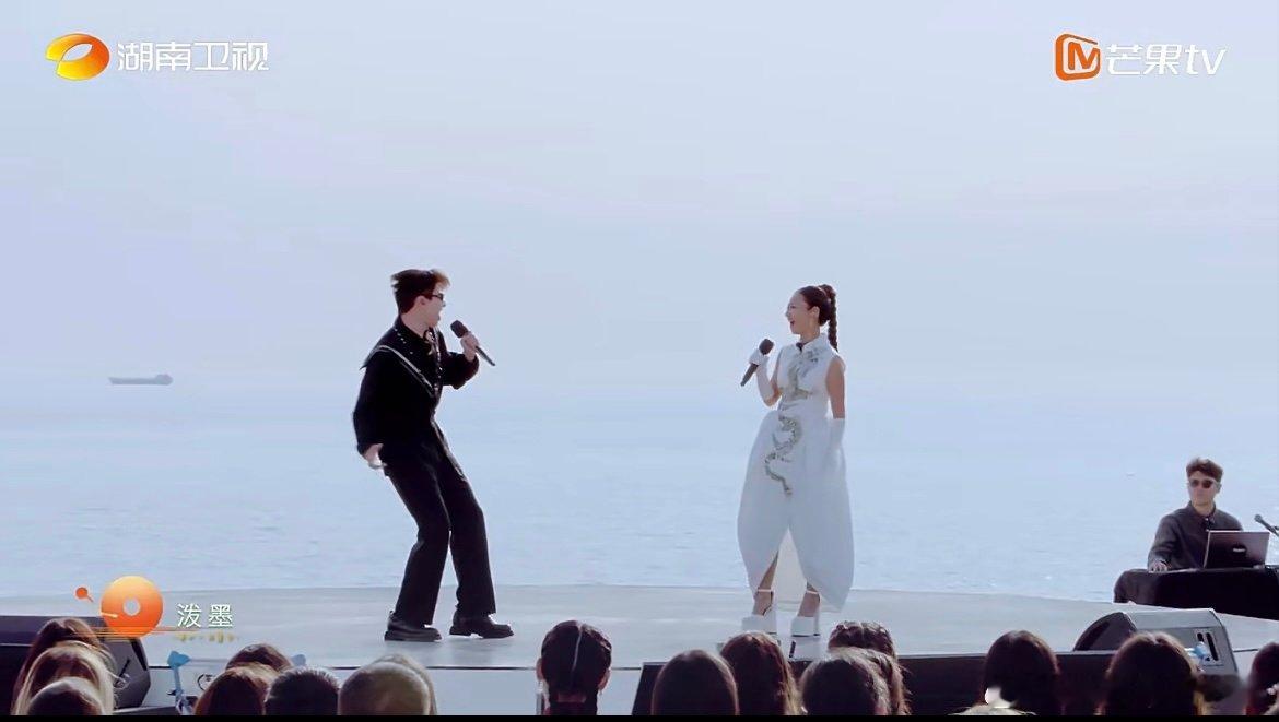 蔡程昱拉丹珠唱山河图点燃全场 舞台直接封神！蔡程昱教科书级演唱，拉丹珠独特民族唱