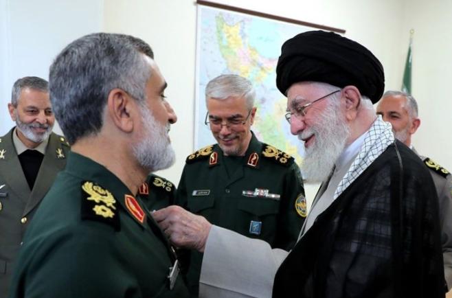 最近伊朗那边可真是热闹非凡，一喜一忧两大消息传来，让人不禁为中东那片土地的未来捏