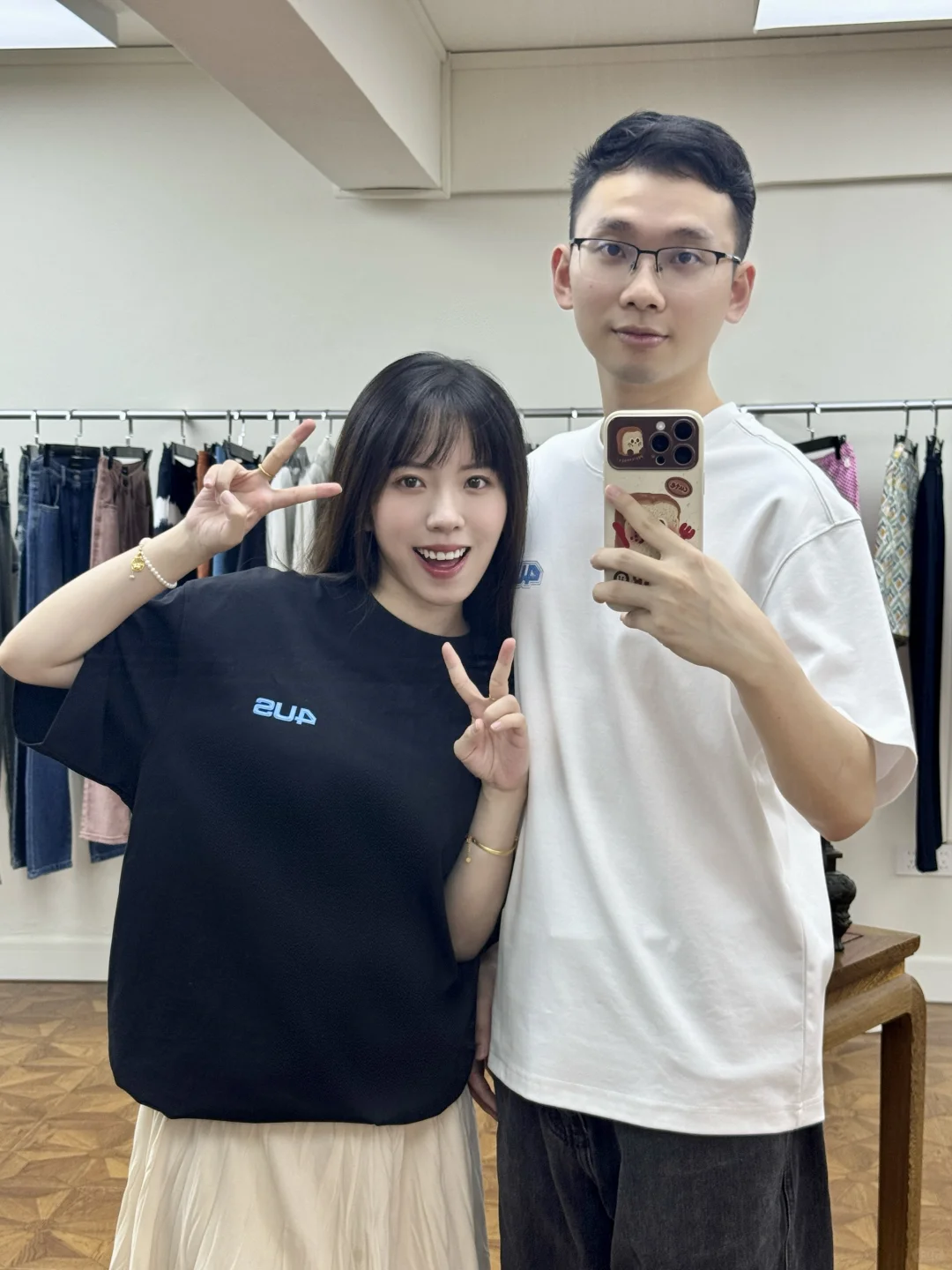 揭阳宝藏服装店！情侣黑白搭配经典永不过时！