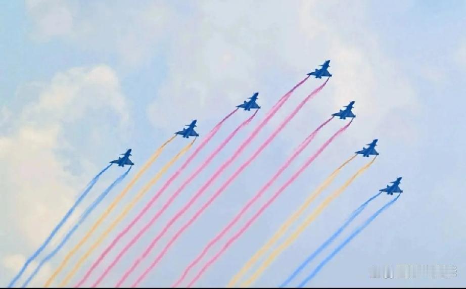 国防部消息，1月底至2月上旬，中国空军八一飞行表演队将带着歼 - 10系列飞机赴