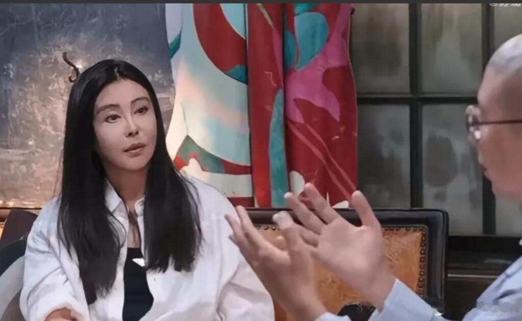 李诞小心翼翼问王祖贤上次恋爱是啥时候，她一脸无所谓说就那一次，还清了债就不想再碰