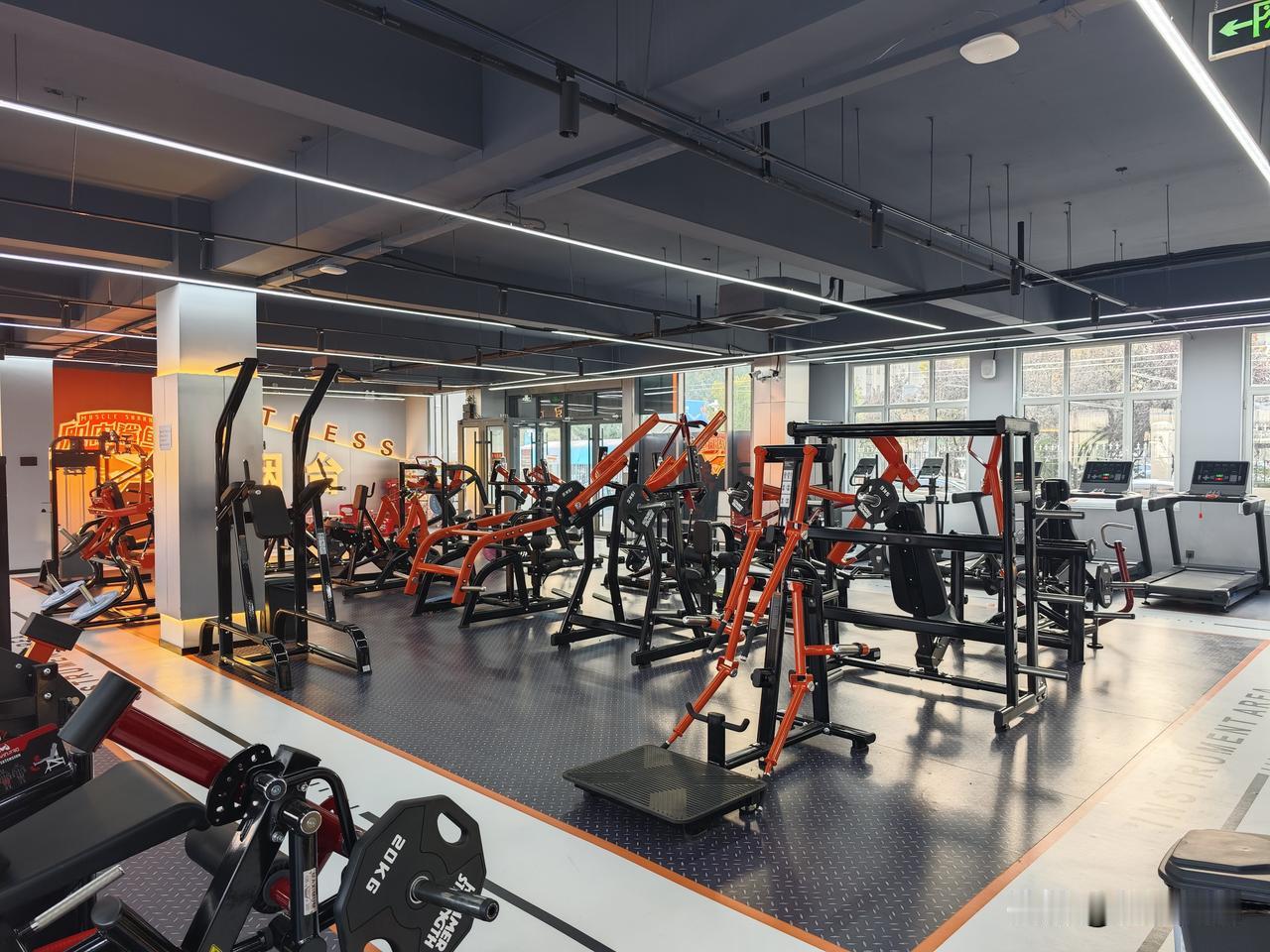 之前我说烟台健身的人比较少，还有人说不对，挺多的只是我没注意。
周六下午14：0