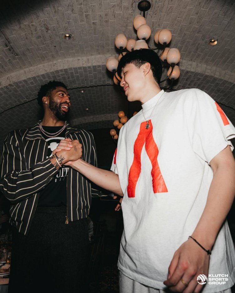 #杨瀚森浓眉同框#经纪公司Klutch官方社媒晒出了他们举办的全明星周末派对现场