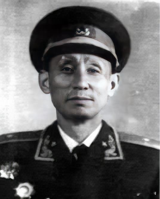 开国少将薛少卿（1910—1991，81岁）。1931年参加红军 。土地革命时期
