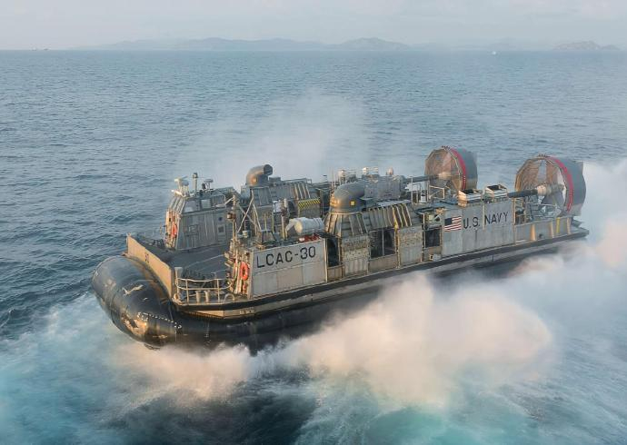 每天认识一件兵器 LCAC气垫登陆艇LCAC（Landing Craft Air