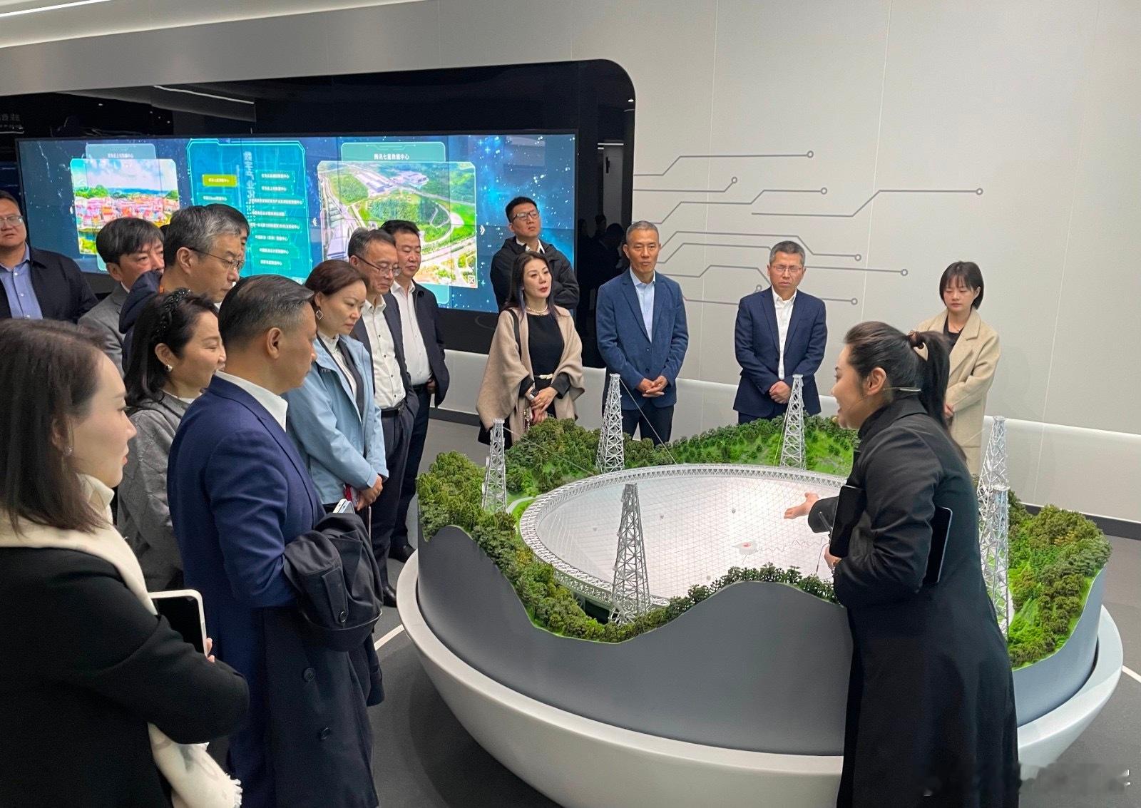 【上海市信息化企业家协会来黔考察】当黄浦江的信息技术浪潮遇见贵州数字脉动，当黔山