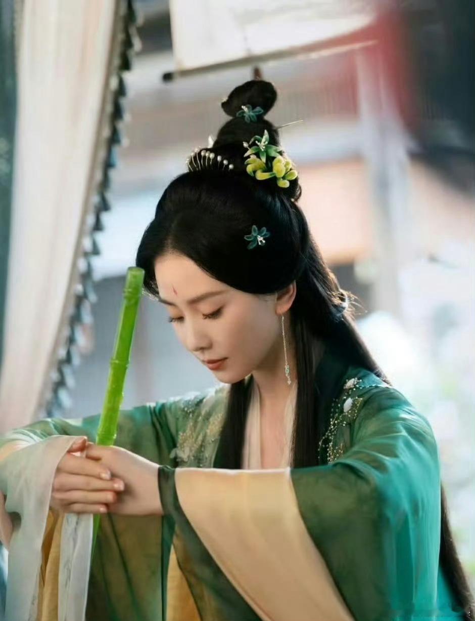 刘诗诗仪态刘诗诗真的是古装天花板仪态的神啊 不知道黑子为啥故意截图黑 我做梦都想