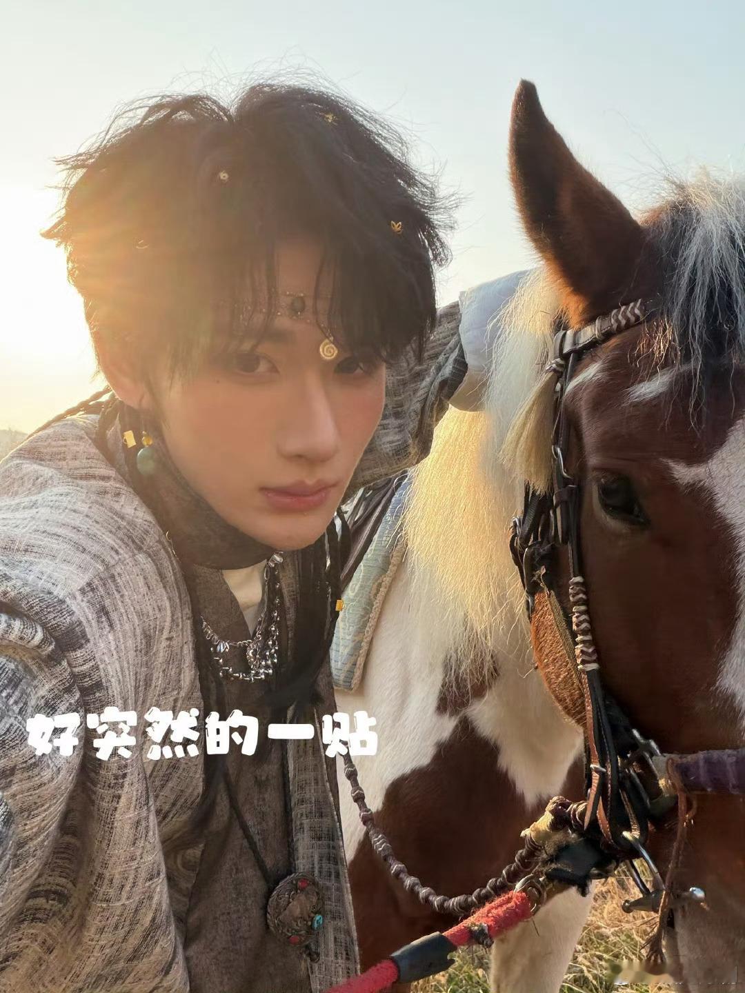 听到余宇涵准备新歌的消息，直接激动到睡不着！期待他用歌声讲述新的故事，带来不一样