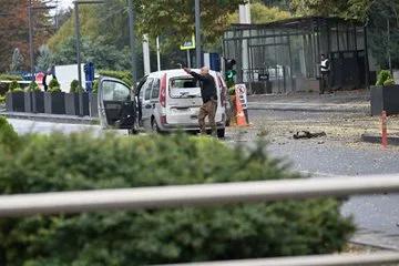 突发！两名男子在以色列内政部大楼附近发动了袭击。
其中一名袭击者携带了一个RPO
