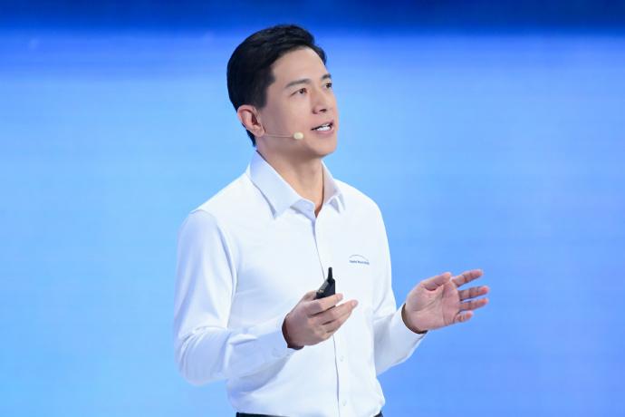 李彦宏回应百度起大早赶晚集：当然，别人说我们起大早赶晚集，这不冒犯，一些也是事实