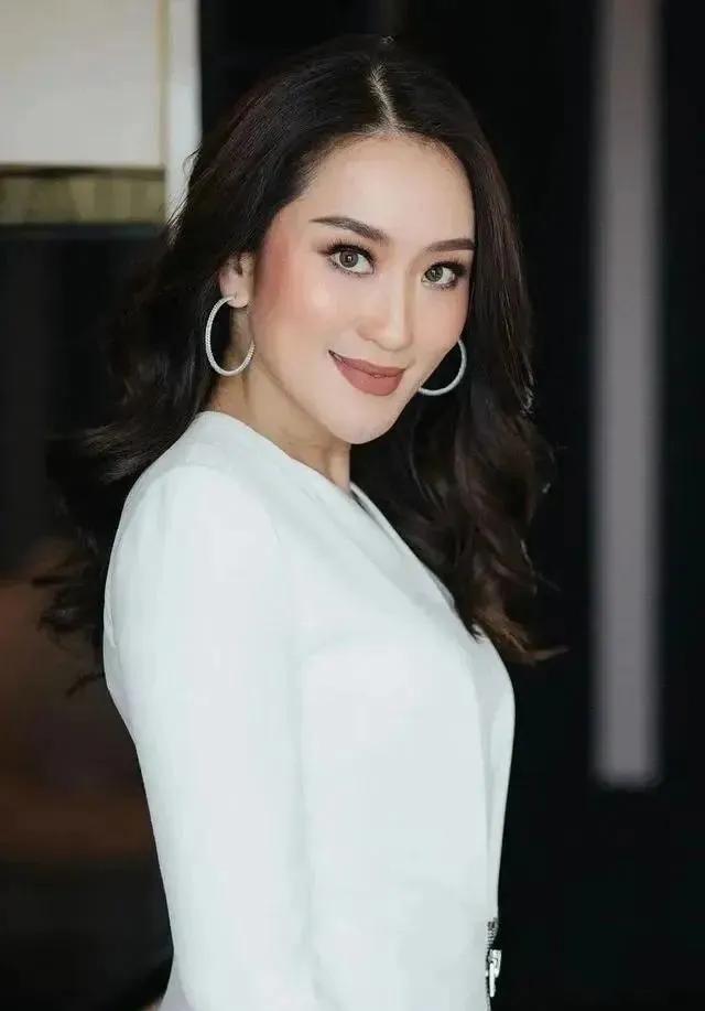 佩通坦会复职吗？这位备受瞩目的政治人物，其复职前景既充满挑战，也存在理论上的转机
