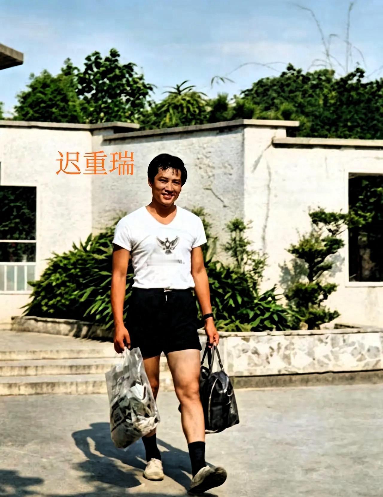 年轻时的迟重瑞有多牛！要不陈丽华怎么看上了年轻时的迟重瑞呢？
 
迟重瑞出身京剧