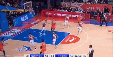 邹阳24分成为福建第一球星，朱世龙很能锻炼年轻球员，这是当下最好的星锐


福建