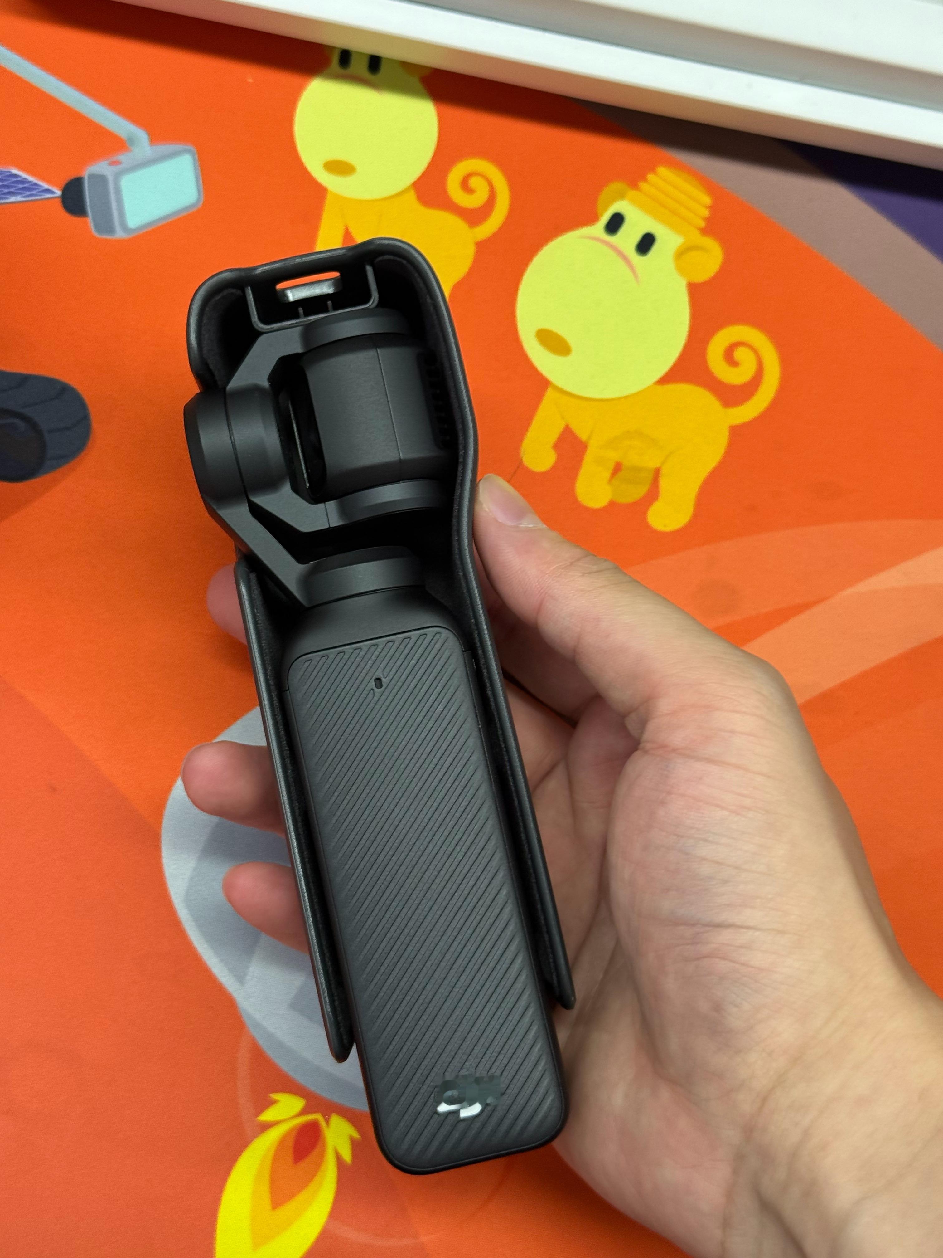 之前坏的pocket3官方免费给我寄了一台新的回来，不过是未激活非零售版本的，意