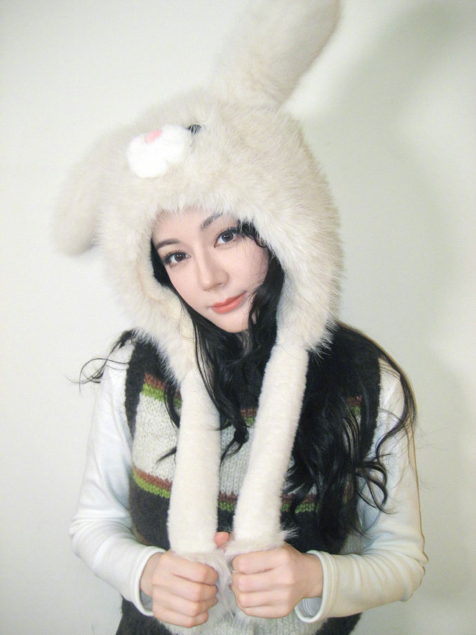 迪丽热巴二月行程请查收 迪丽热巴温暖治愈之感迪丽热巴二月行程请查收，迪丽热巴温暖