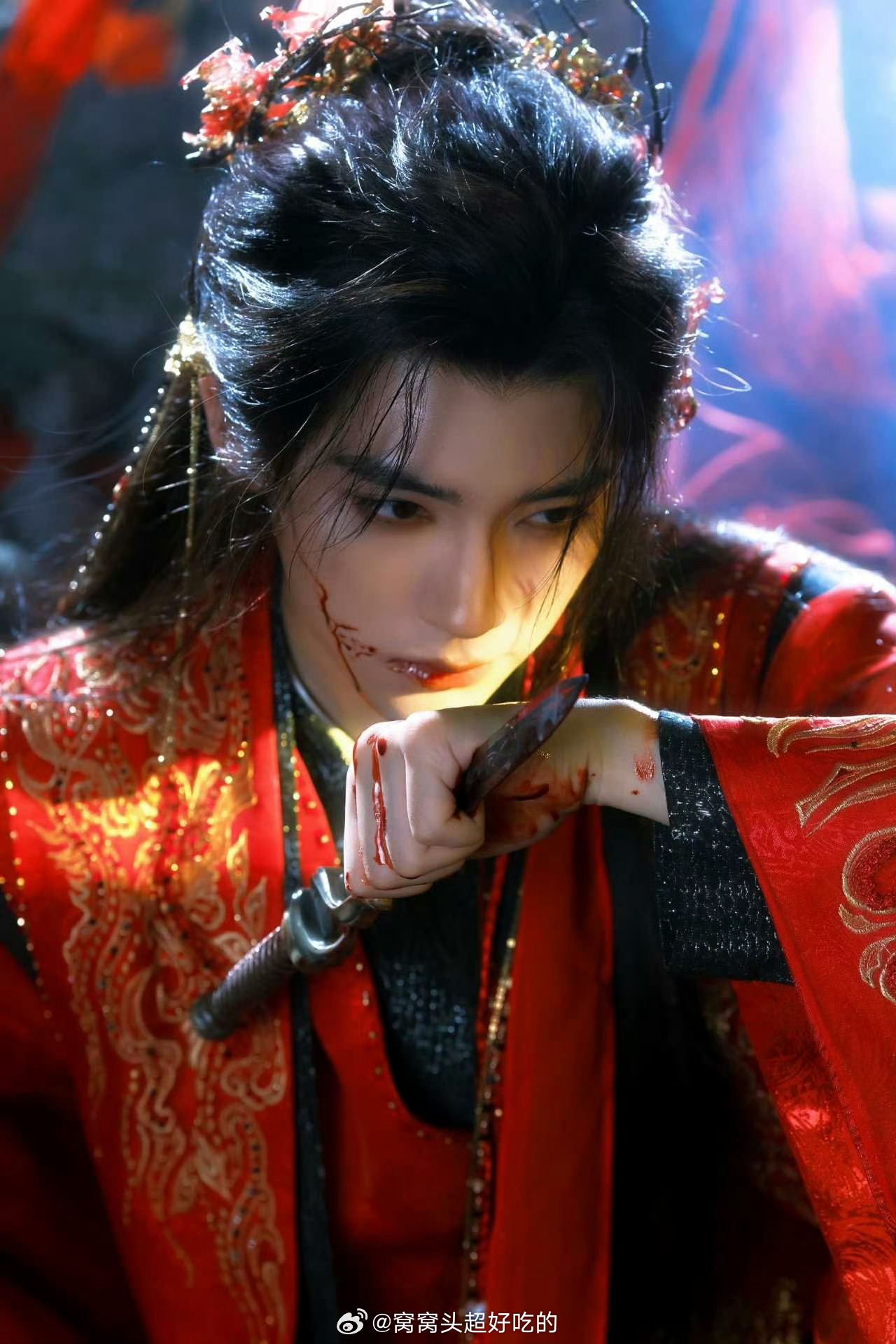 周翊然夏弃疾拍的古风写真，谁在说易燃古装不行？这不是挺帅的。 