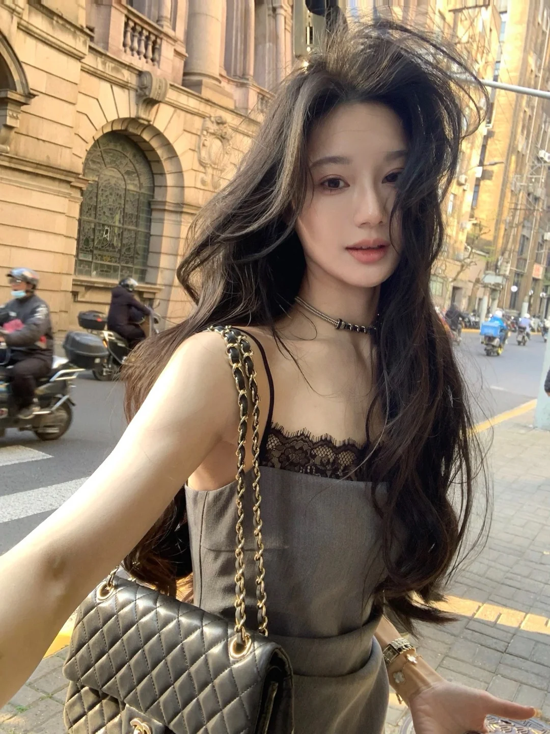 今天是miu 里miu气的千金大小姐