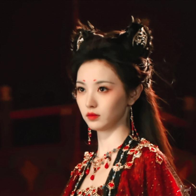 田曦薇 子夜归里面的造型都好漂亮 ​​​