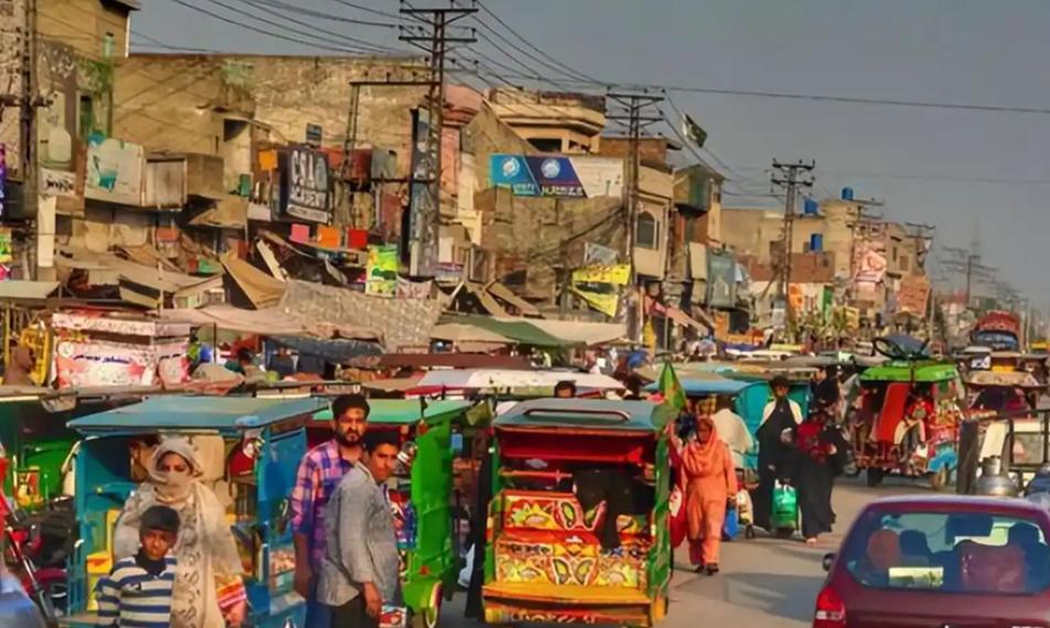 巴基斯坦这个国家，治国治得稀烂，反恐反得稀碎，干啥啥不行，连生娃都输给了死敌印度