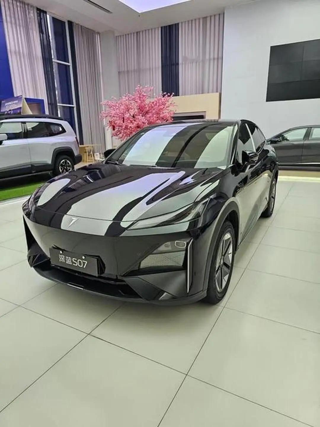 这是赤裸裸的现实!
主要汽车制造国电价：
德国：1度电3.31元人民币；
法国：