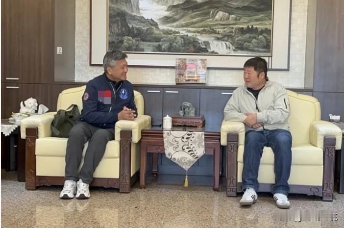 何启圣拜会张峻  组建“反傅大联盟”？

被国民党排除花莲县长“全民调”的何启圣