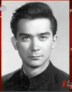 1963年，石油专家王德民，因为长得英俊，追他的女孩排成长队，2013年，王德民