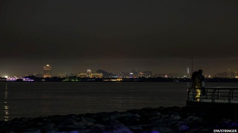 【阿联酋称拦截新一轮伊朗弹道导弹袭击】
阿拉伯联合酋长国国防部表示，阿联酋防空系