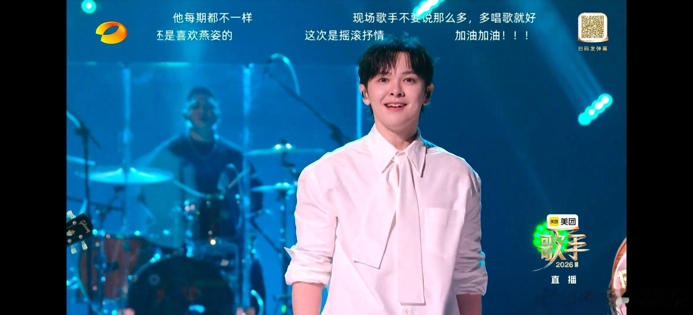 歌手直播尤长靖太好听了  今晚尤长靖的《逃亡》真的很好听小尤一如既往的稳呀歌手2