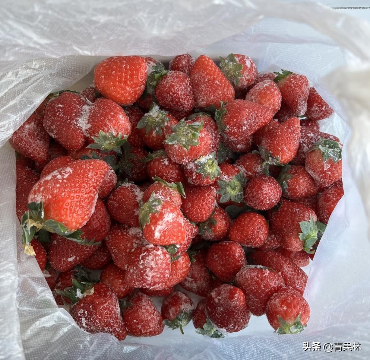 草莓这样做太好喝了草莓是我最爱吃的水果之一，家常吃法简单又出彩，将鲜草莓洗净去蒂