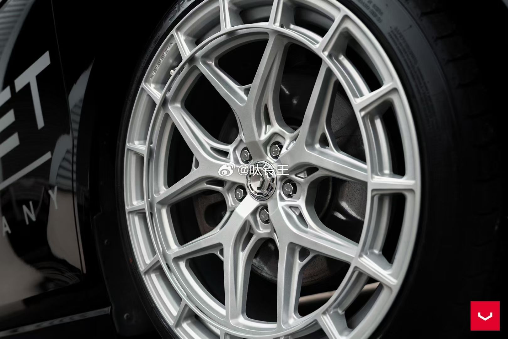 美国🇺🇸 Vossen 轮毂路虎卫士 揽胜 发现5HFX-1 HF4 HF5