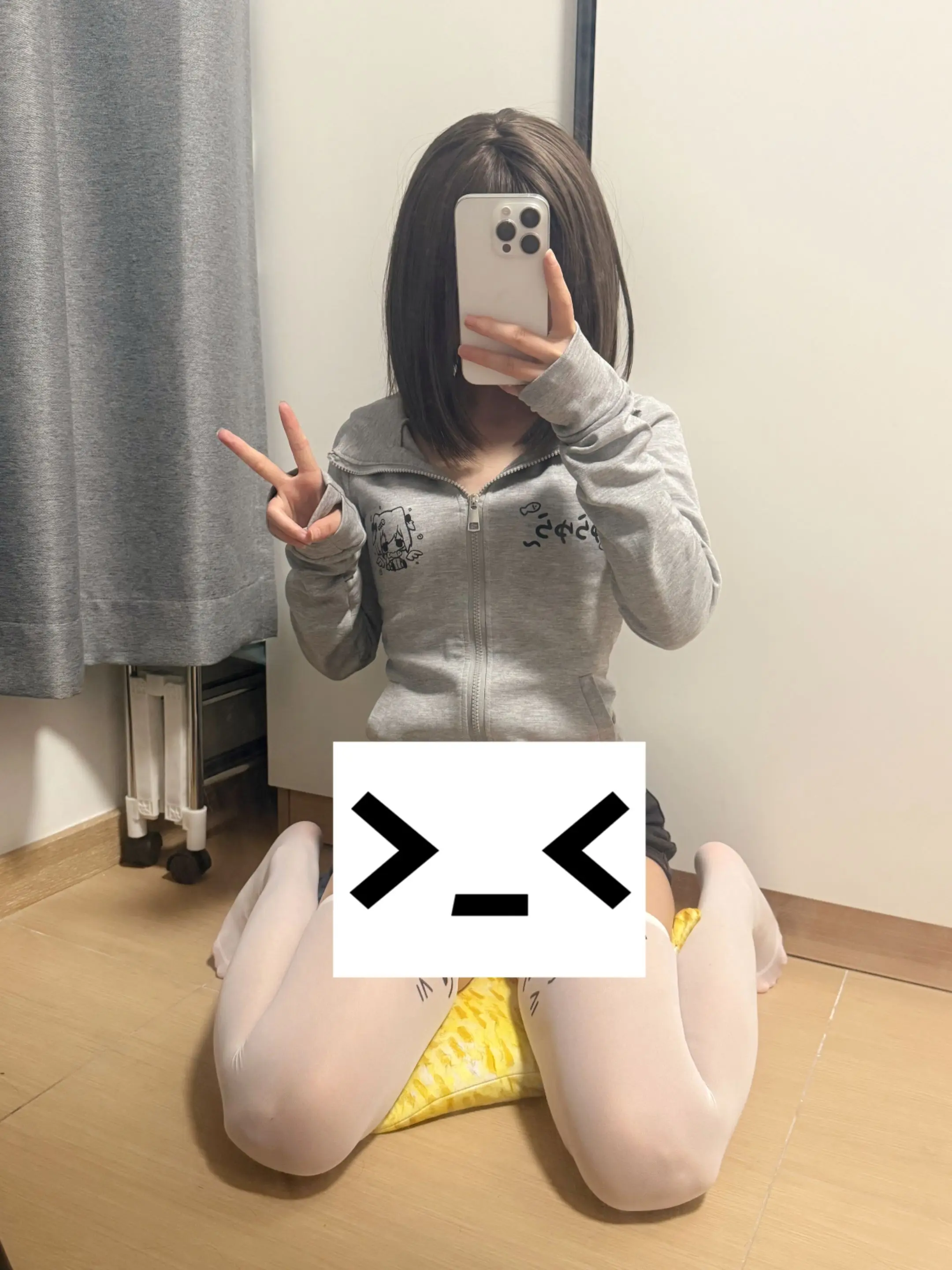 我的蘑菇头正在留 鬼火正在凑钱买 现在也会梳中分了 全员恶人格子裤紧...