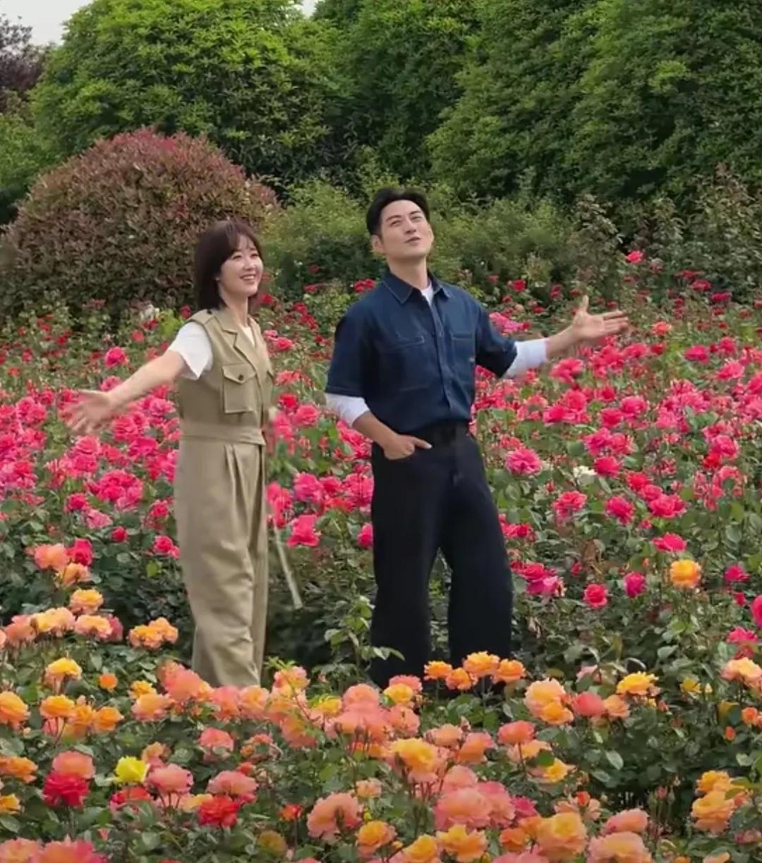 央视开拍！  
4月29日，中央电视台《2026花开中国》节目组多名工作人员进驻