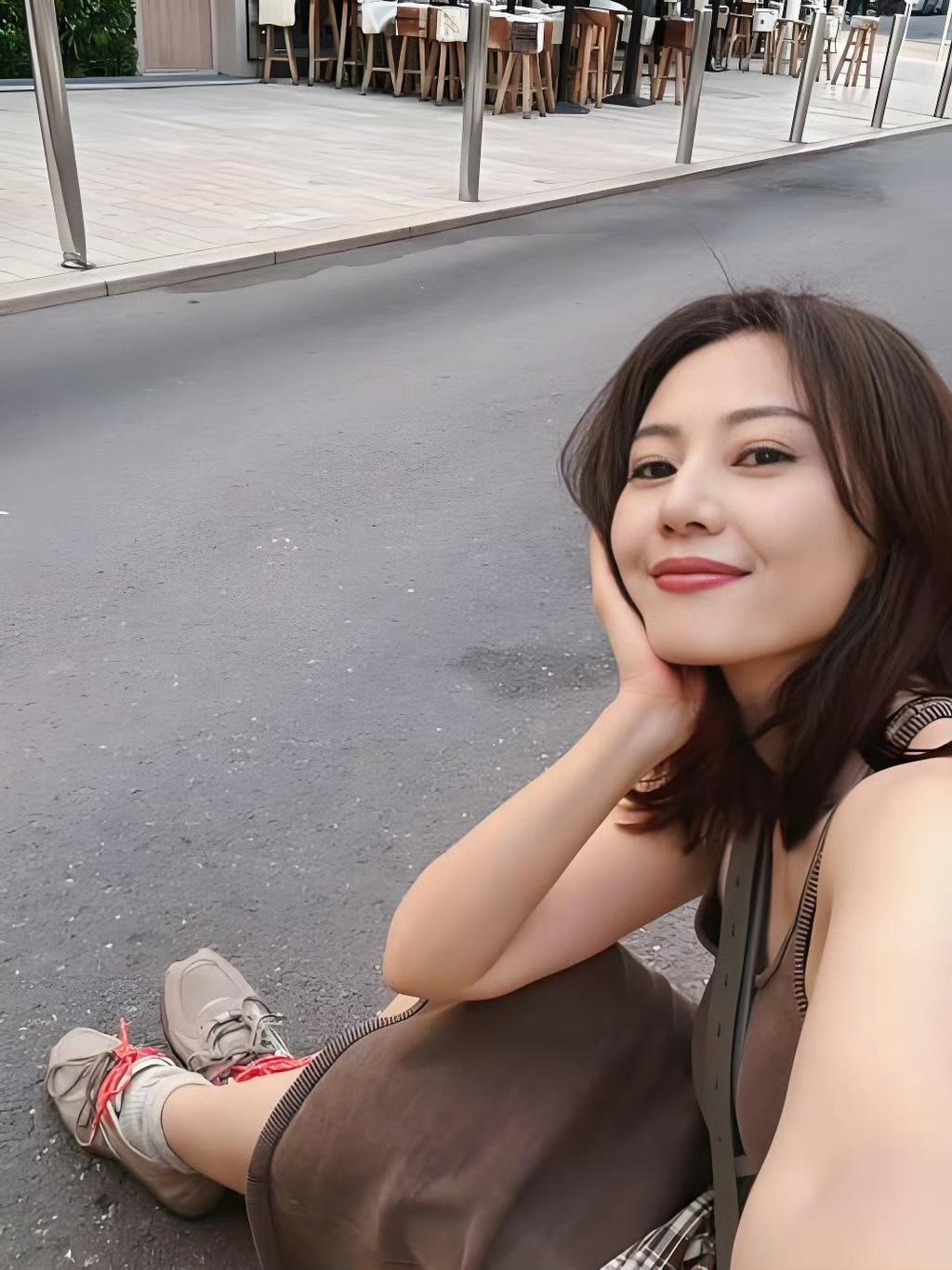 这种女友自拍🤳视角，真的是又甜又美[机智]