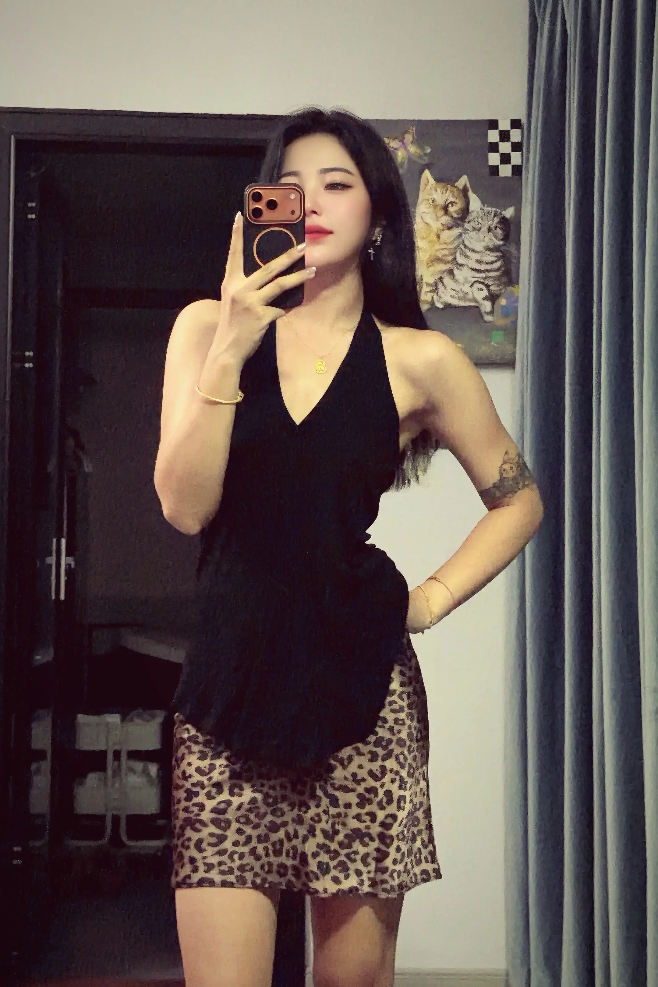 我穿女装好看吗。豹纹还是挺权威哒