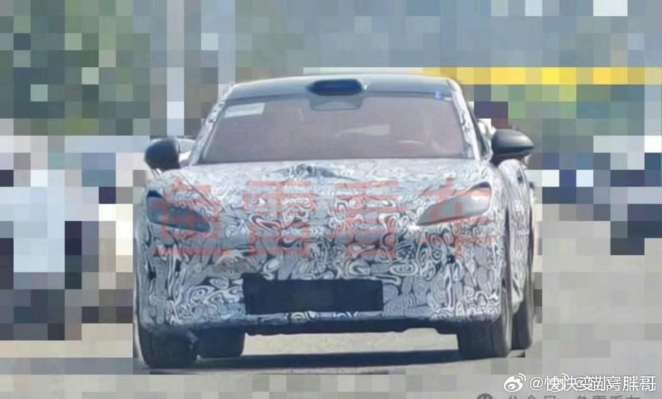 乍一看还以为小米GT伪装车后来一想不对啊，小米都已经揭开伪装了那这个到底是谁的啊