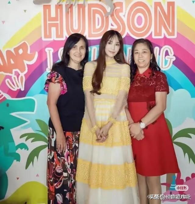 吴佩慈这下是真的笑不出来了
她的婆婆在美国被捕了
她婆婆崔丽杰曾是博华太平洋国际