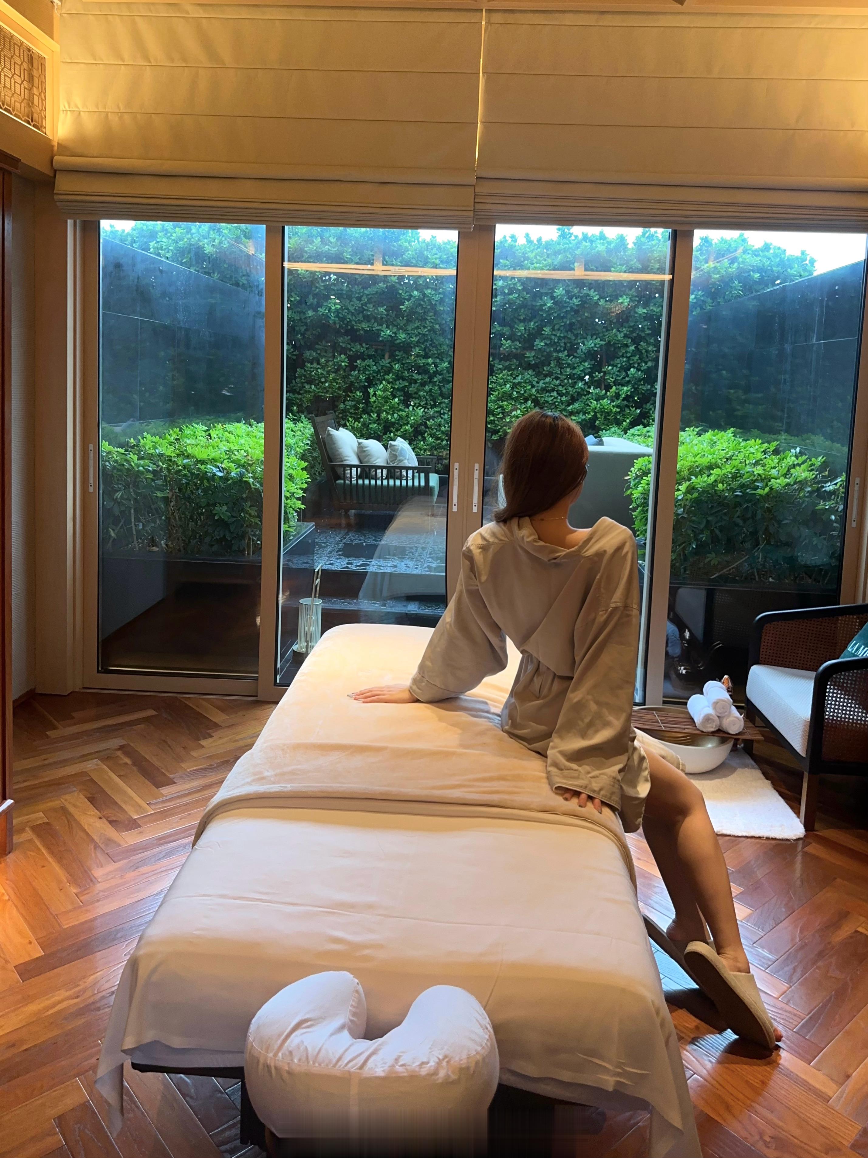 睡醒后一起做facial spa的快乐周日🩵 ​​​