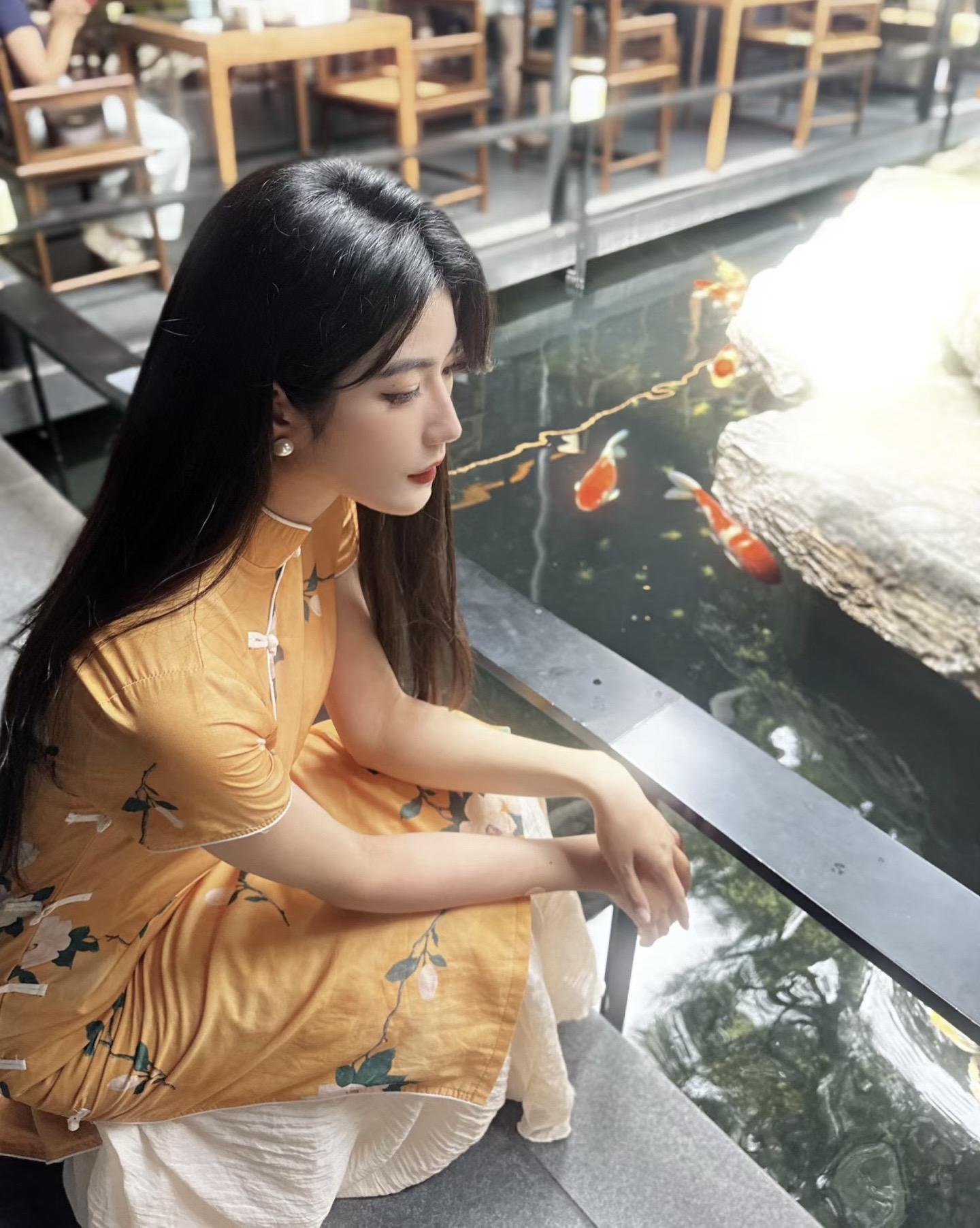 下次见面多拍这种姐妹情侣照