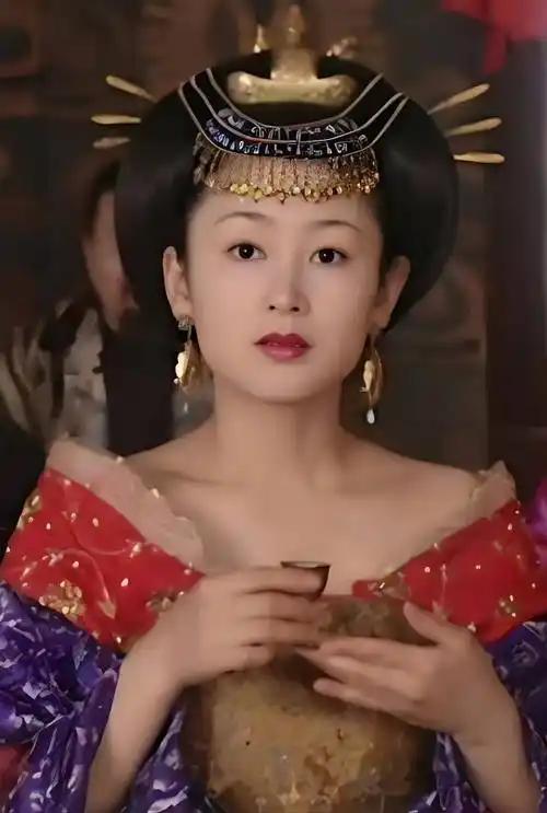 陈红——大陆第一美女

陈红是一代人记忆里的中式绝色美女。


从貂蝉、婵娥、太