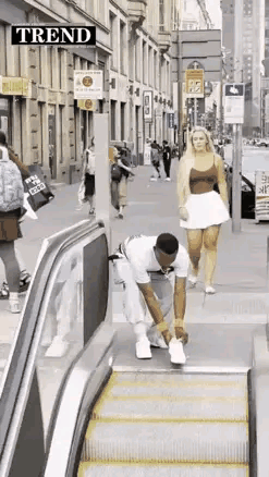 老外也挺会玩心机，不像我们想象老外头脑一根筋。