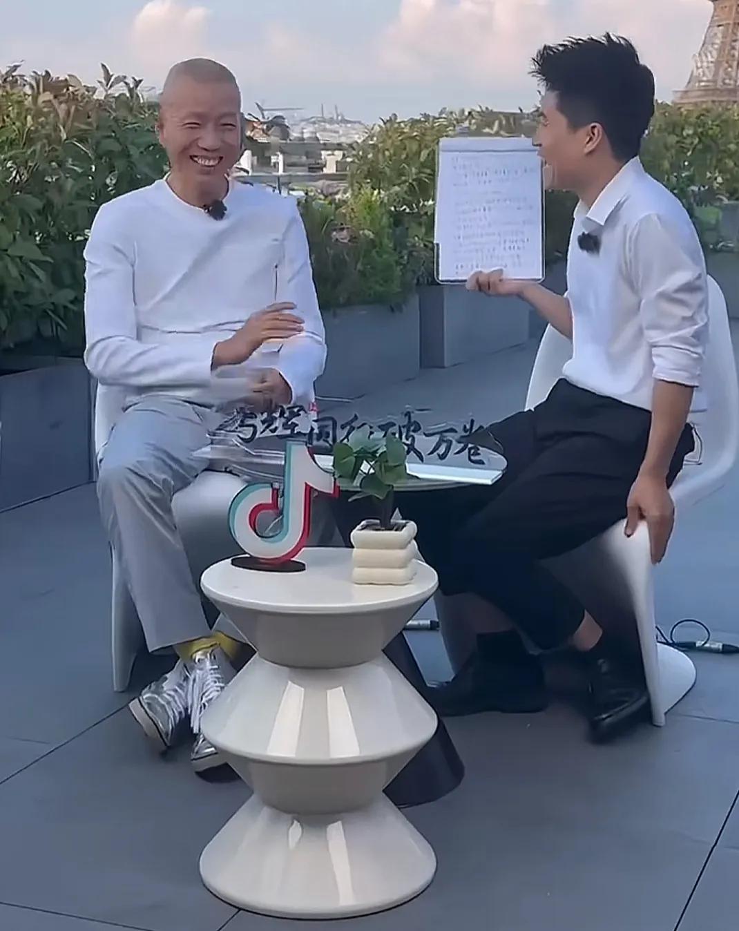 董宇辉背后一定有一股强大的力量在支持他，看董宇辉这半年来的工作成绩，对社会的影响