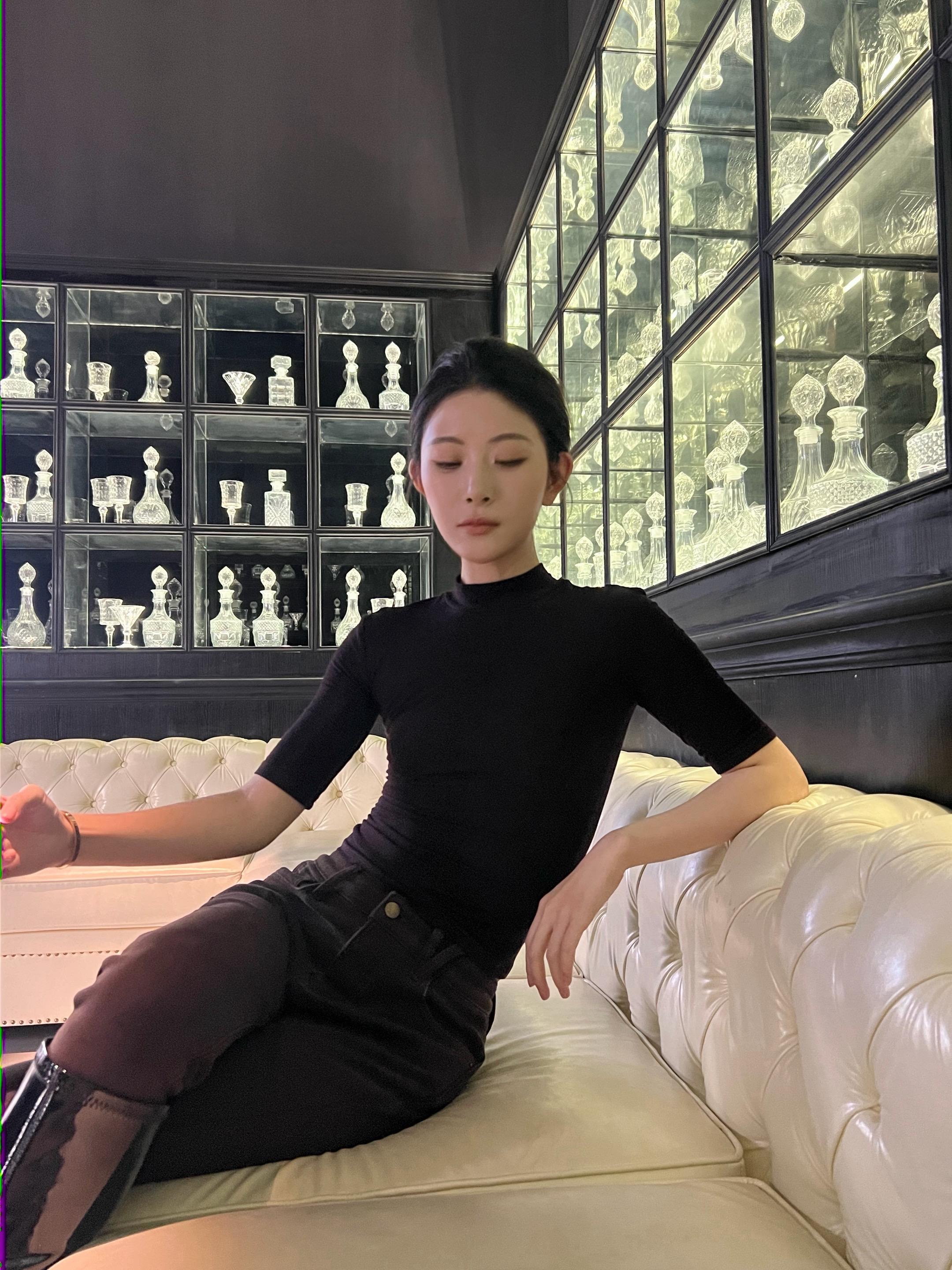 就这样瘦成皮贴骨 最近被说像王楚然好开心啊好开心