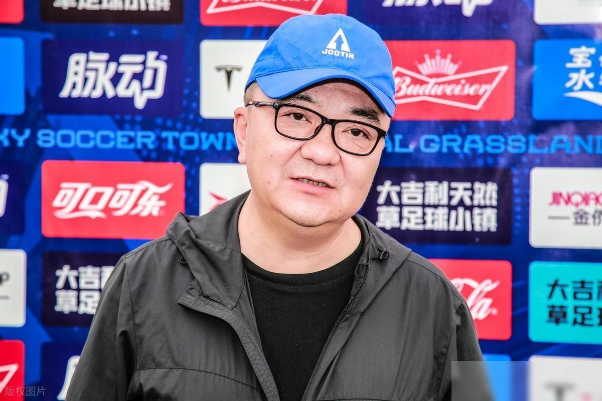 董路与李璇互怼
董路直播间说李璇就是黑子的帮凶，这事真正戳人的，不只是两个人吵得